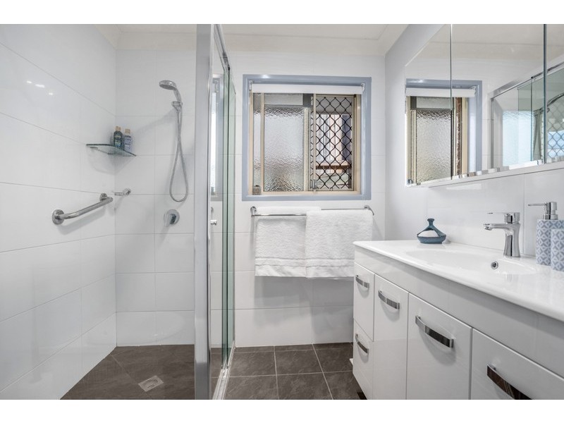 40 Kurrajong Drive, Warner QLD 4500