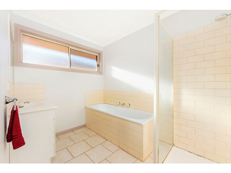 5/18 Creek St, Melton South VIC 3338