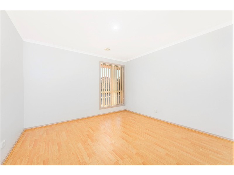 5/18 Creek St, Melton South VIC 3338