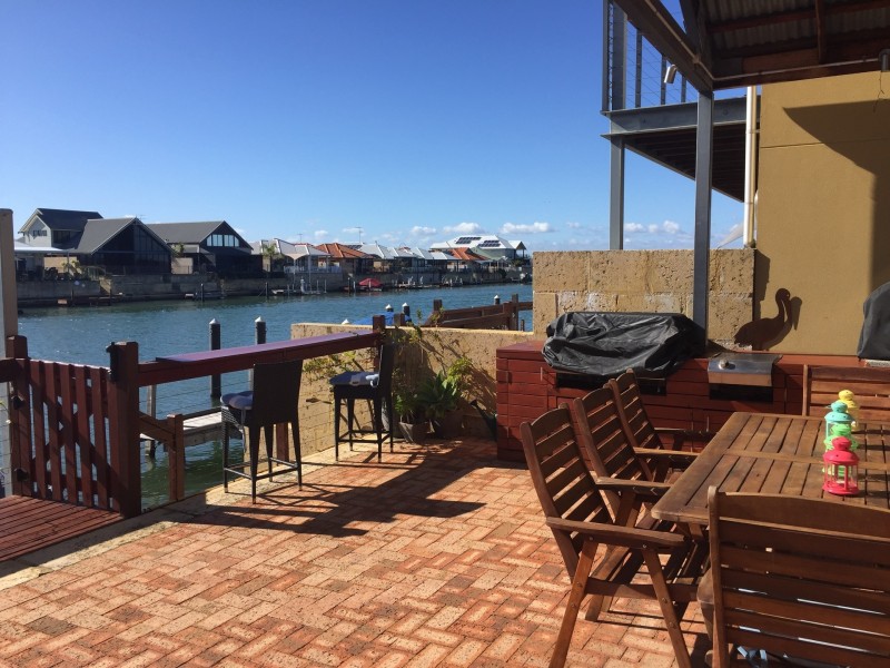 13/3 Piccolo Place, Halls Head WA 6210