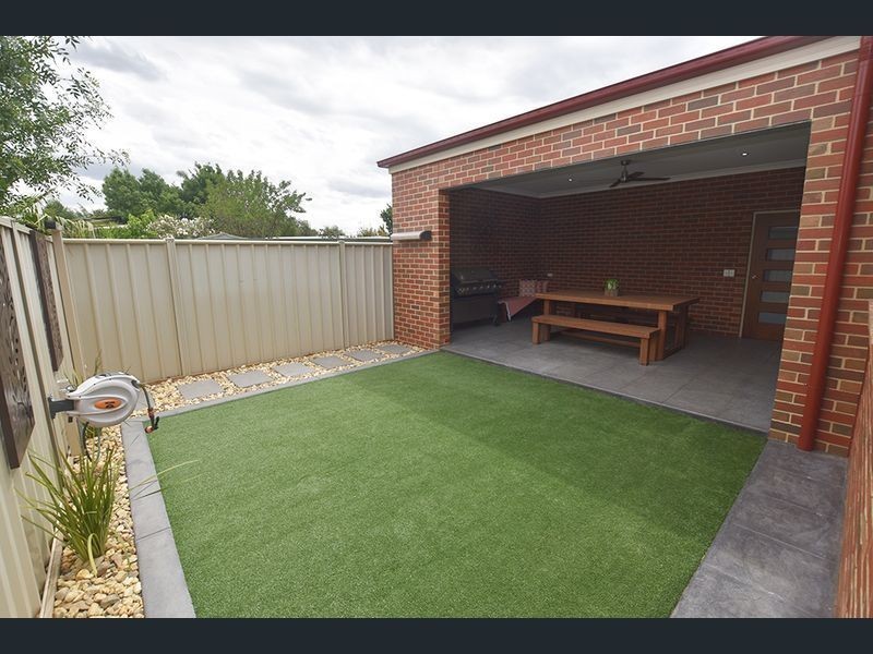 2/24 Fischer Street, Kyabram VIC 3620