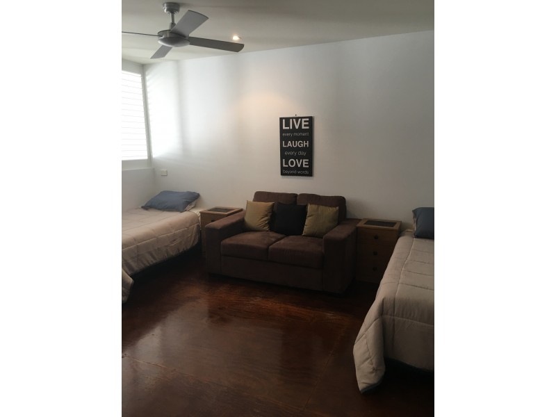 151 Varsity Parade, Varsity Lakes QLD 4227