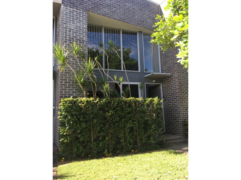 151 Varsity Parade, Varsity Lakes QLD 4227