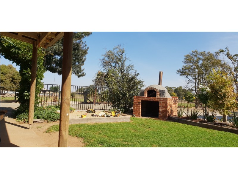 9 Palmer Road, Kyvalley VIC 3621