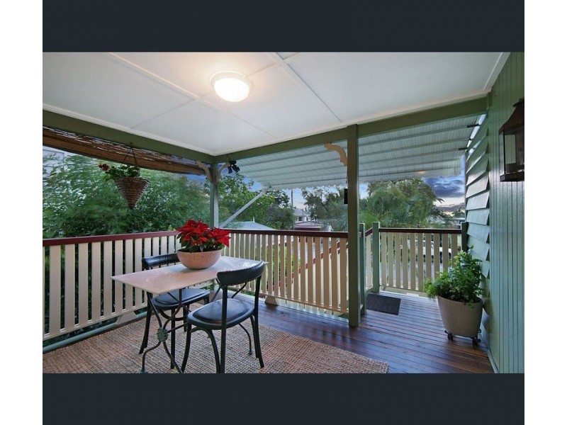 24 O’Quinn Street, Nudgee Beach QLD 4014