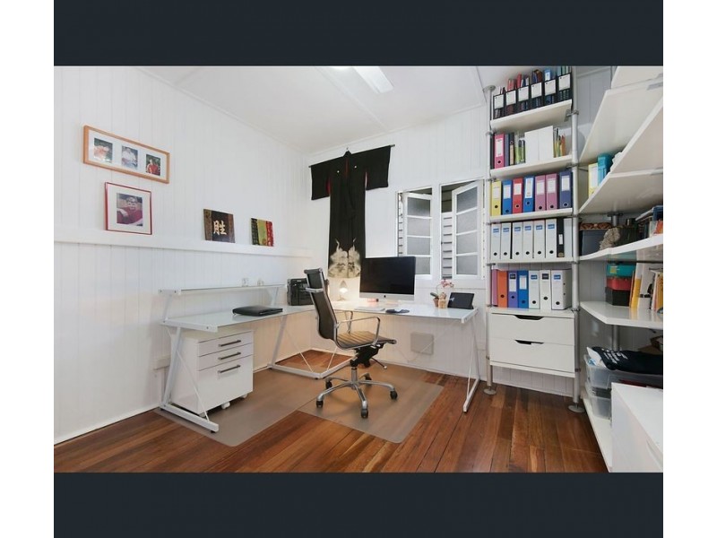 24 O’Quinn Street, Nudgee Beach QLD 4014