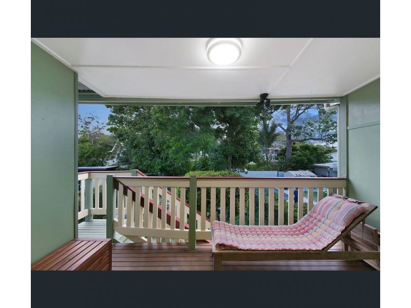 24 O’Quinn Street, Nudgee Beach QLD 4014