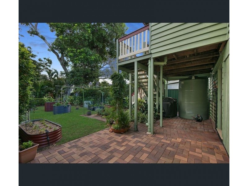 24 O’Quinn Street, Nudgee Beach QLD 4014