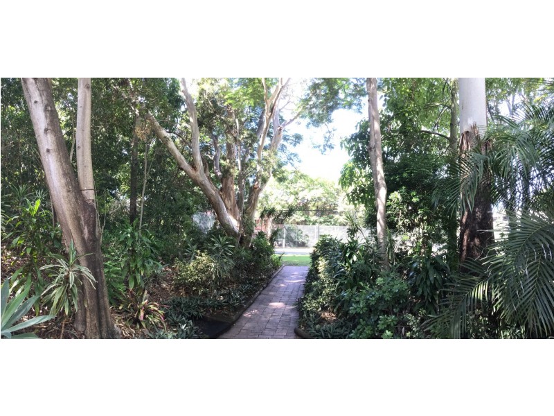 Broadbeach Waters QLD 4218