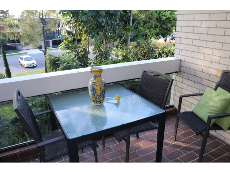 Broadbeach Waters QLD 4218