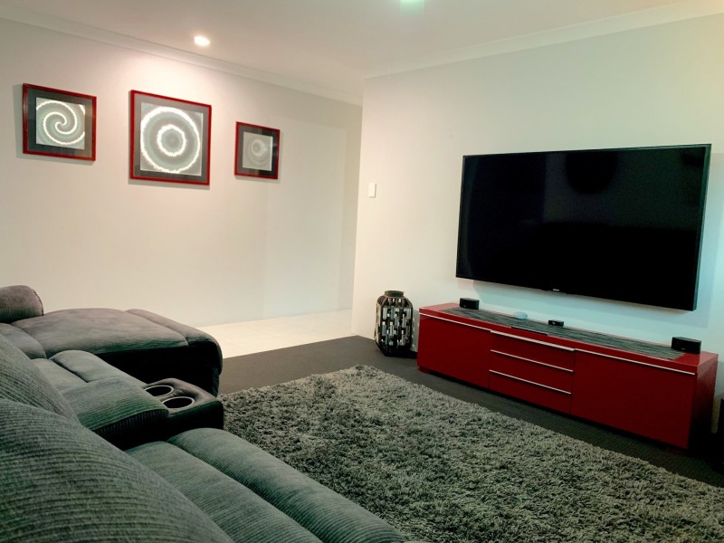 5 Dearwood Glade, Meadow Springs WA 6210