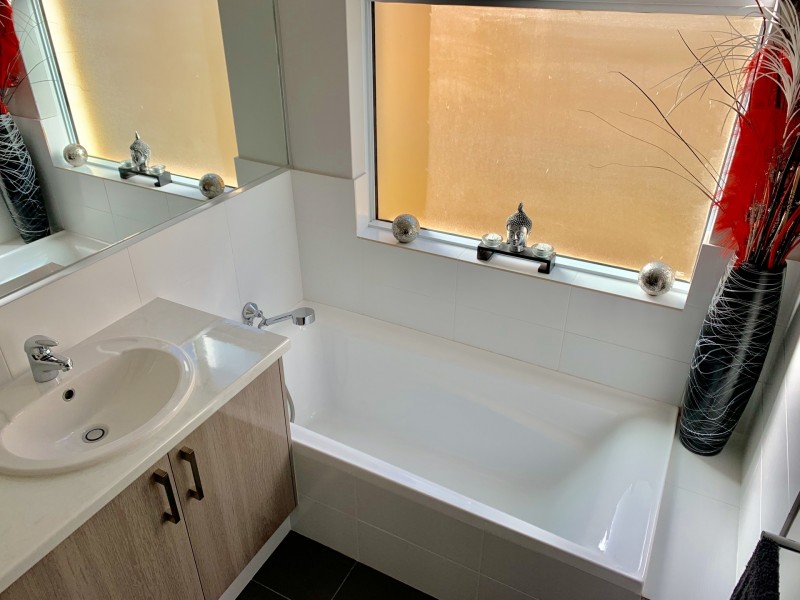 5 Dearwood Glade, Meadow Springs WA 6210