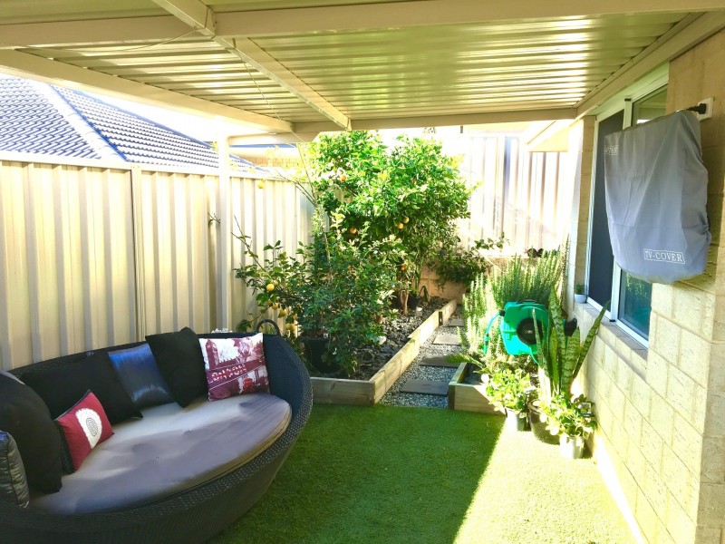 5 Dearwood Glade, Meadow Springs WA 6210