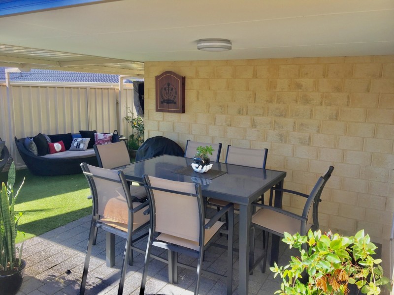 5 Dearwood Glade, Meadow Springs WA 6210