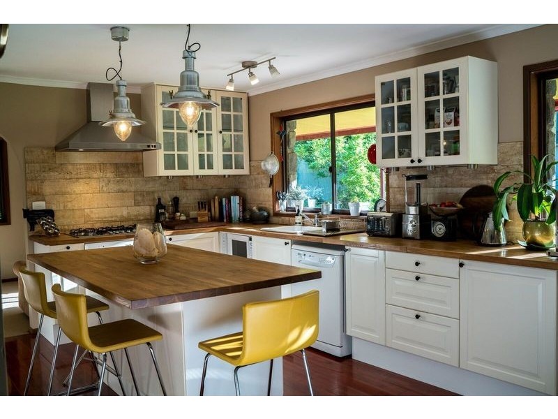 80 Bonds Road, Nariel Valley VIC 3707