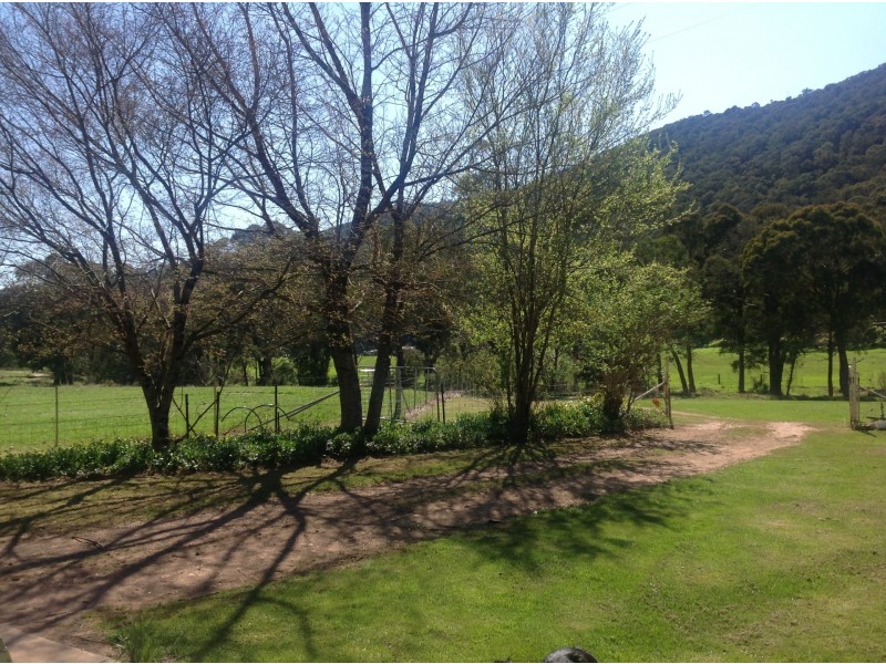 80 Bonds Road, Nariel Valley VIC 3707