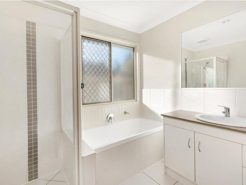 11 Heathwood Place, Collingwood Park QLD 4301