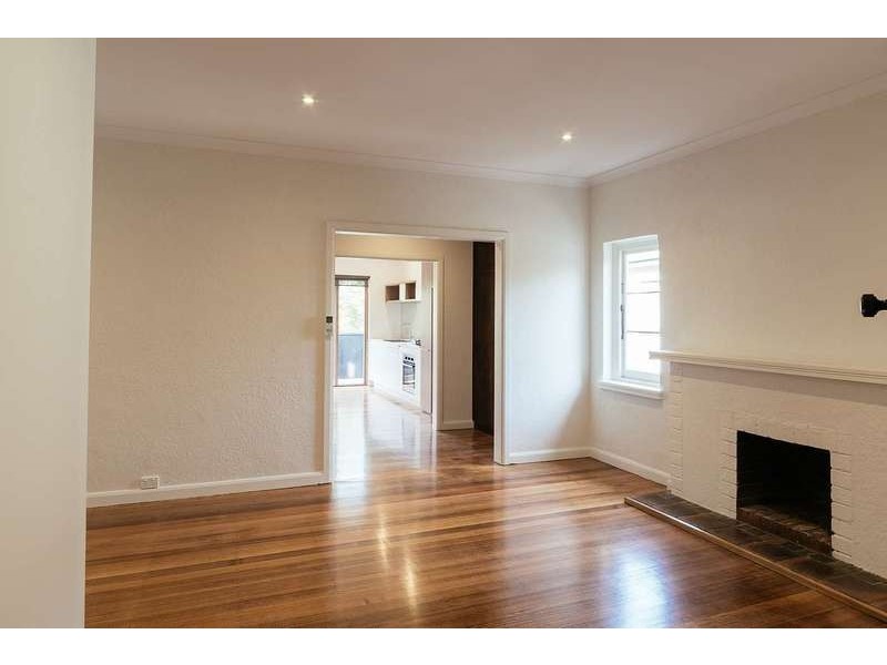 1/12 Essex Street, Glen Iris VIC 3146