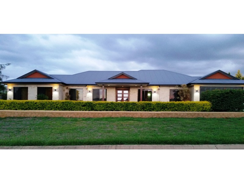 13 Continental Court, Gatton QLD 4343