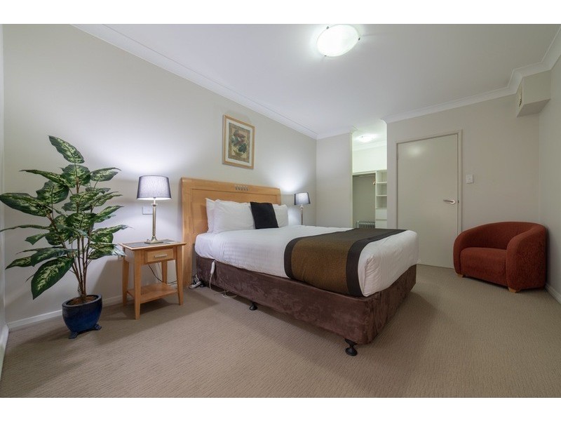 2/128 Mounts Bay Rd, Perth WA 6000