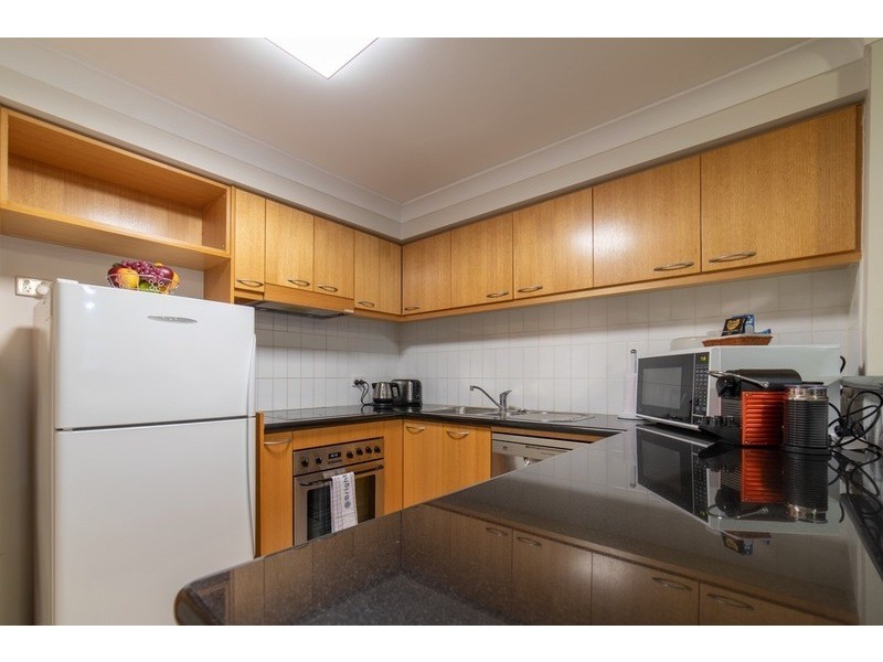 2/128 Mounts Bay Rd, Perth WA 6000