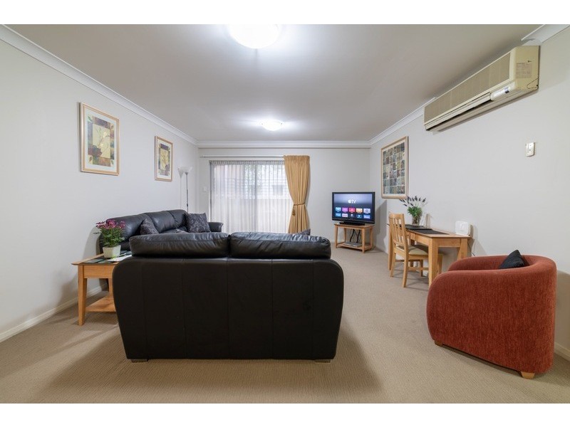 2/128 Mounts Bay Rd, Perth WA 6000
