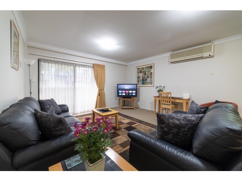 2/128 Mounts Bay Rd, Perth WA 6000