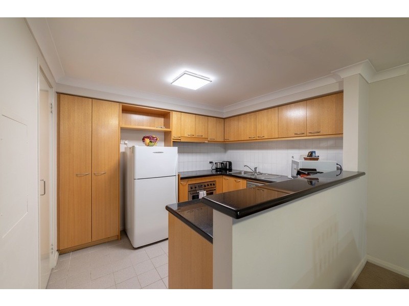2/128 Mounts Bay Rd, Perth WA 6000