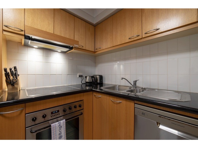 2/128 Mounts Bay Rd, Perth WA 6000