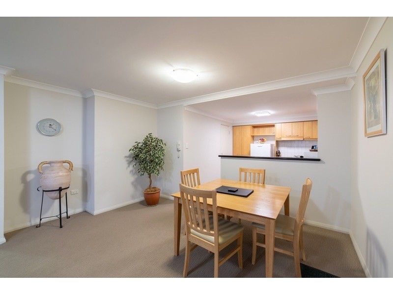 2/128 Mounts Bay Rd, Perth WA 6000