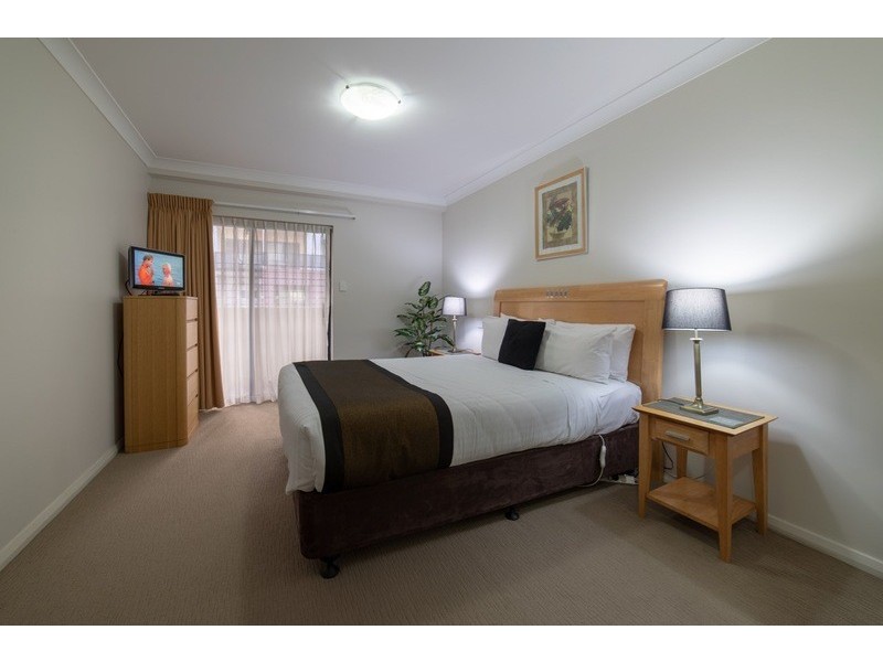 2/128 Mounts Bay Rd, Perth WA 6000