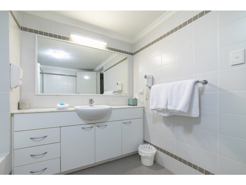 2/128 Mounts Bay Rd, Perth WA 6000