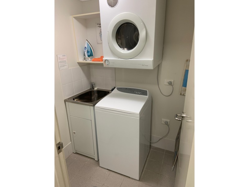 2/128 Mounts Bay Rd, Perth WA 6000