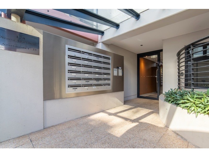 2/128 Mounts Bay Rd, Perth WA 6000