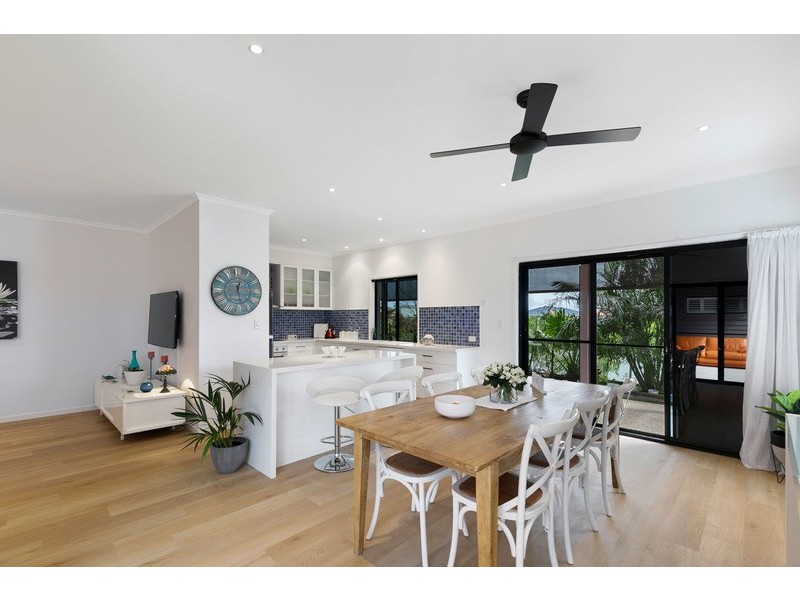 15 Lady Nelson Drive, Eli Waters QLD 4655