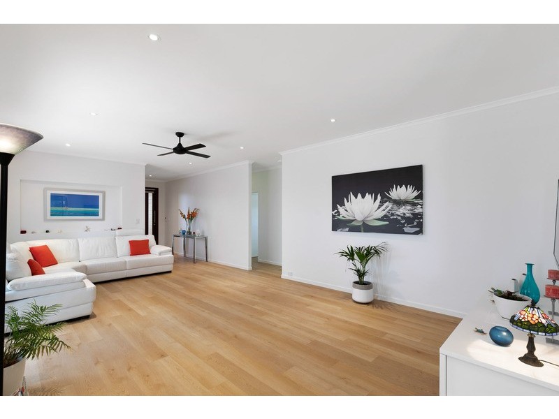 15 Lady Nelson Drive, Eli Waters QLD 4655