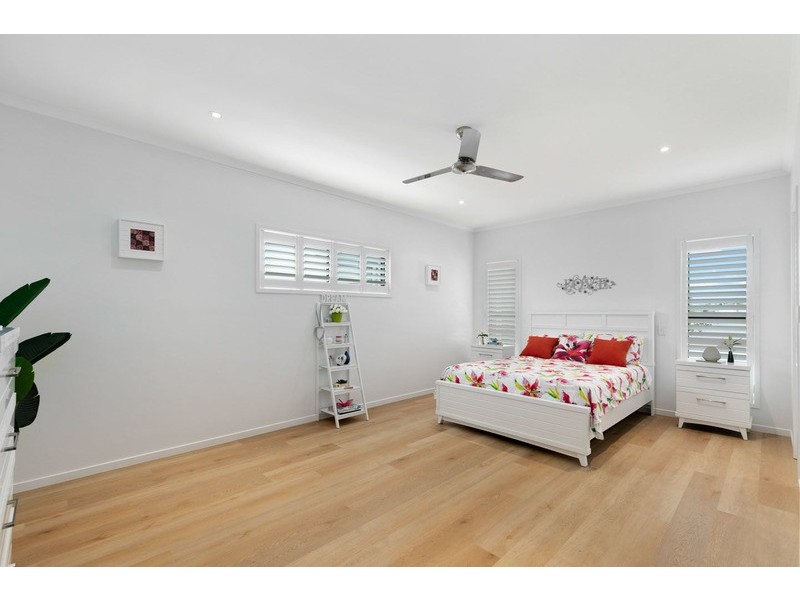 15 Lady Nelson Drive, Eli Waters QLD 4655