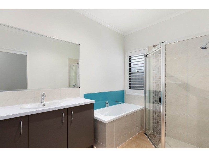 15 Lady Nelson Drive, Eli Waters QLD 4655