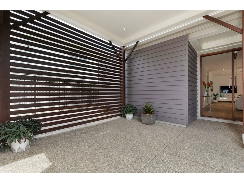 15 Lady Nelson Drive, Eli Waters QLD 4655