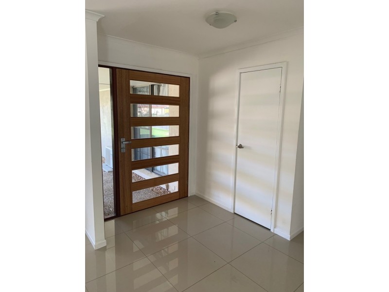 24 Pelican Parade, Jacobs Well QLD 4208
