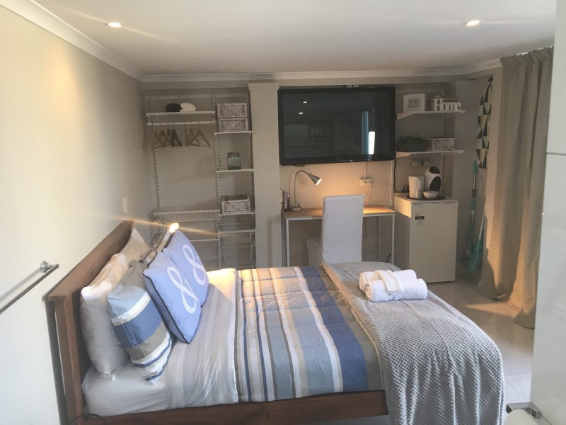 Broadbeach Waters QLD 4218