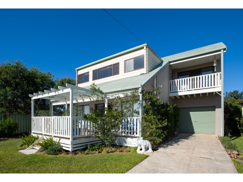 41 Ryan Crescent, Woolgoolga NSW 2456
