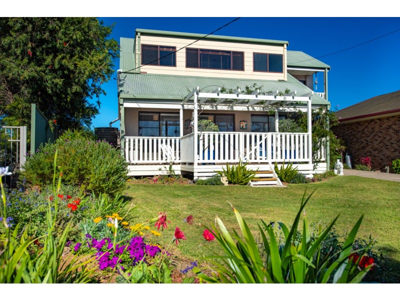 41 Ryan Crescent, Woolgoolga NSW 2456