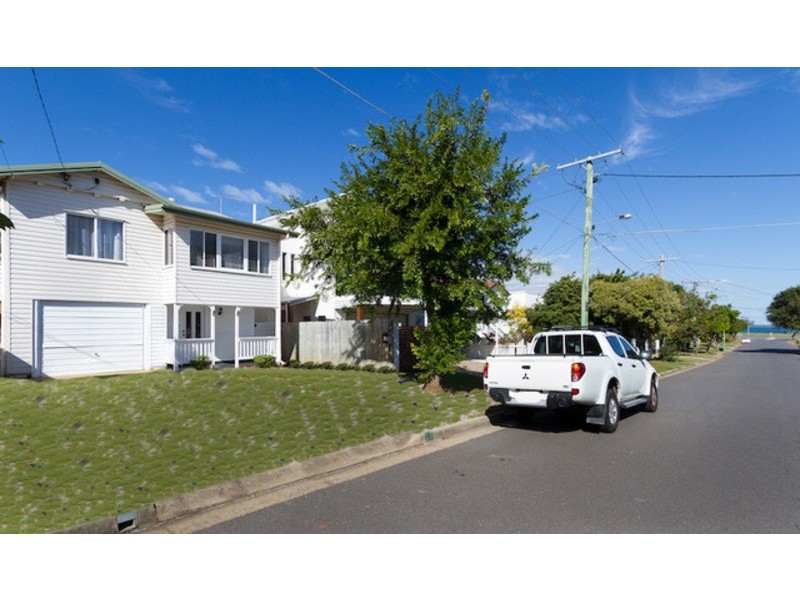 28 DONALD STREET, Woody Point QLD 4019