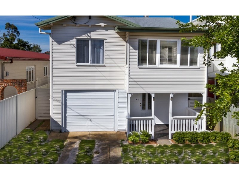 28 DONALD STREET, Woody Point QLD 4019