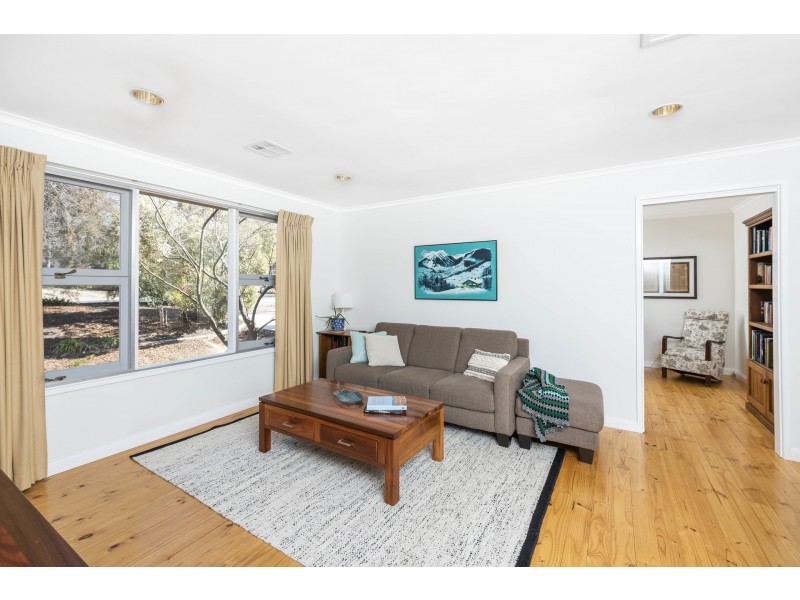 10 Kidston Crescent, Curtin ACT 2605