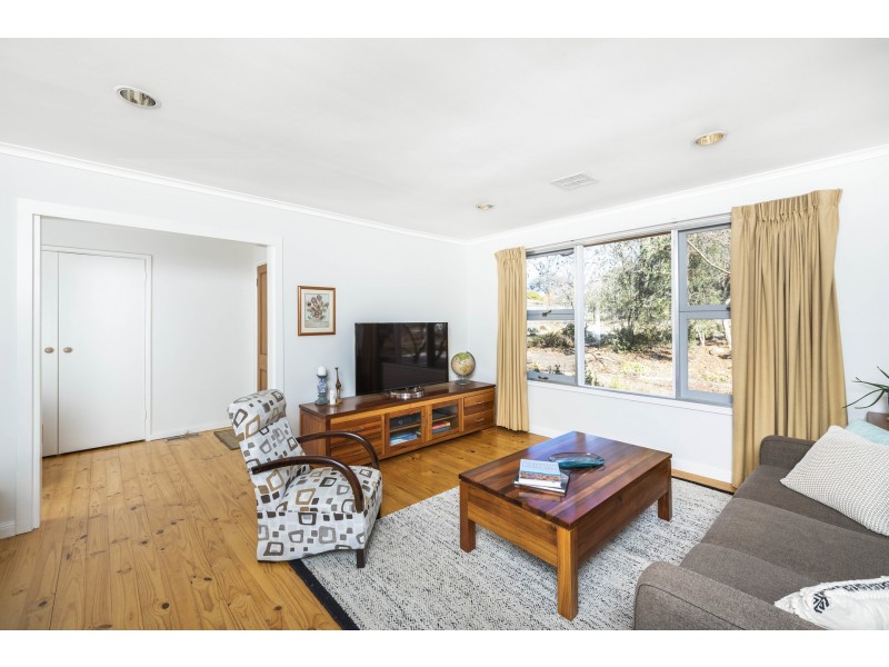 10 Kidston Crescent, Curtin ACT 2605
