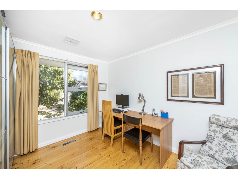 10 Kidston Crescent, Curtin ACT 2605