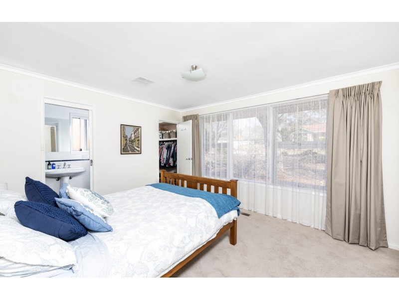 10 Kidston Crescent, Curtin ACT 2605