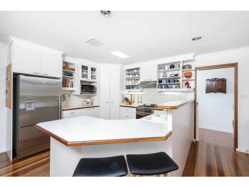 10 Kidston Crescent, Curtin ACT 2605